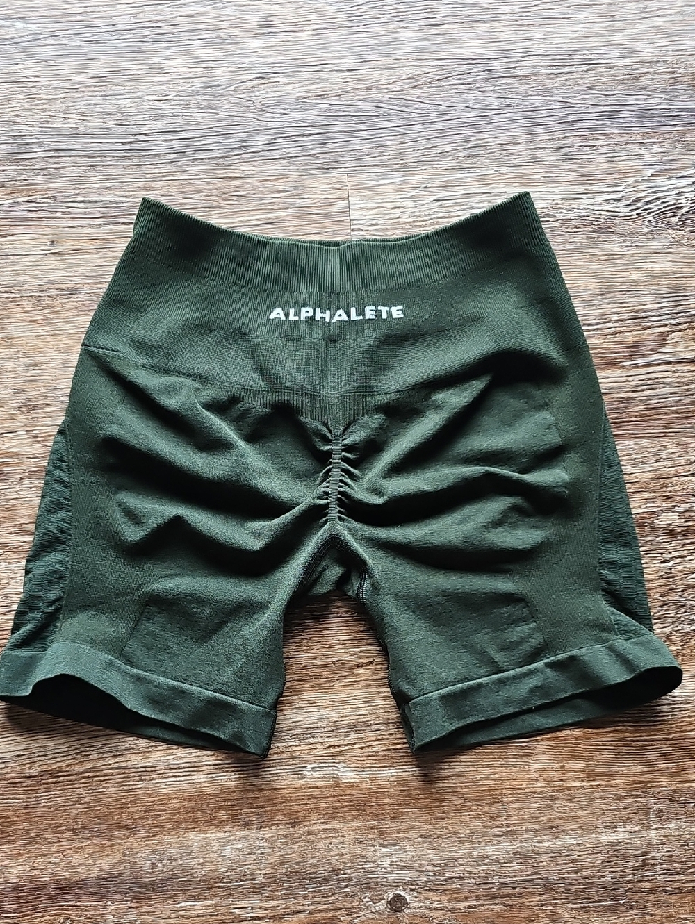 Alphalete 5" Amplify Contour Shorts In Central Park Green